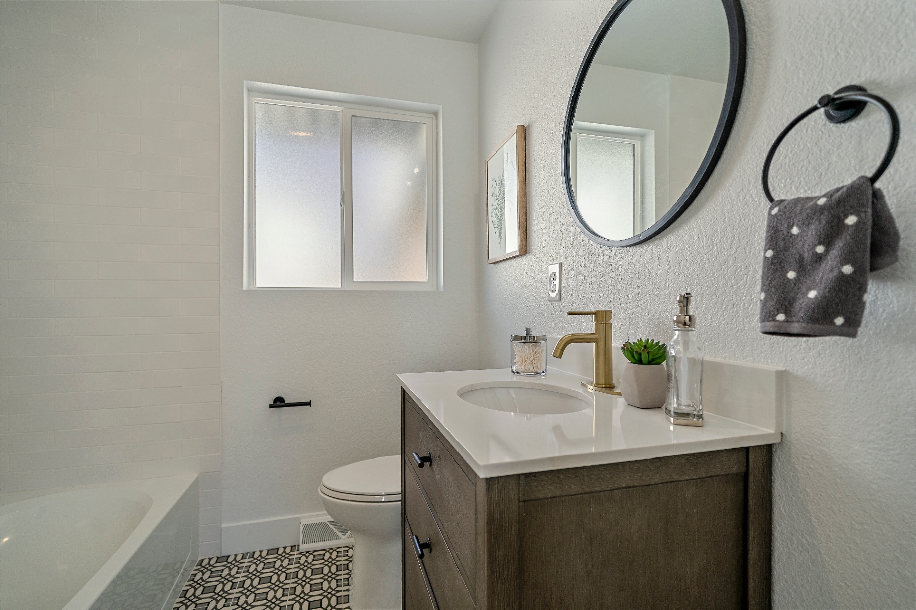 West 54th Avenue Renovation — image 4